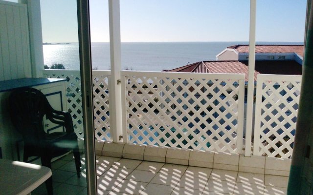 Apartment With one Bedroom in Fouras, With Wonderful sea View, Pool Ac