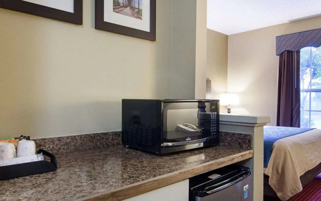Quality Inn & Suites Little Rock West