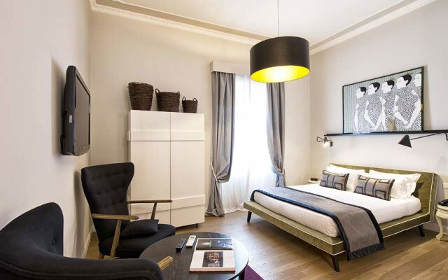 Hotel The Independent Suites