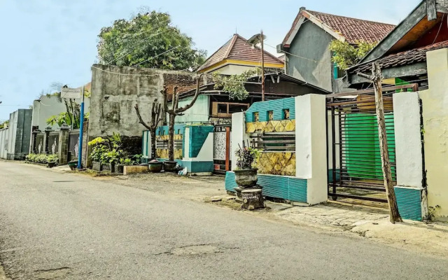 SPOT ON 92400 Dhaha Penginapan House Syariah