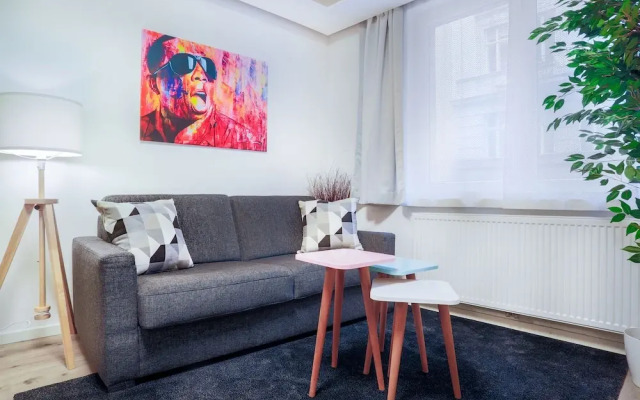 SKY9 Apartments City Center