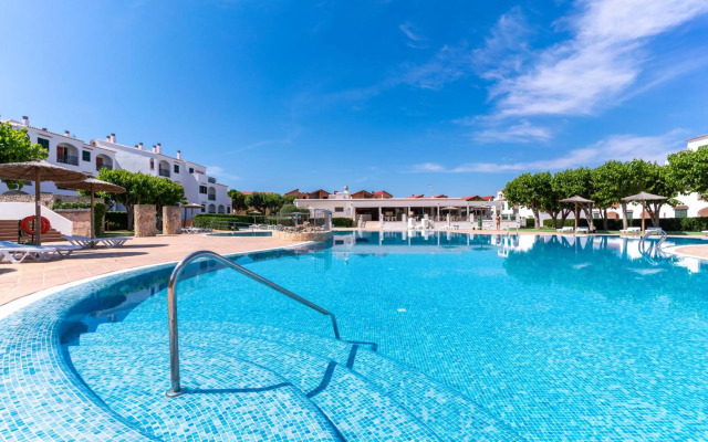 Vista Blanes Apartments