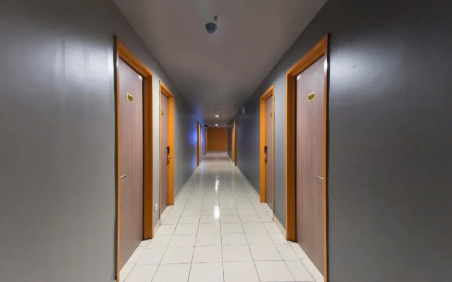 Simms Grand Inn