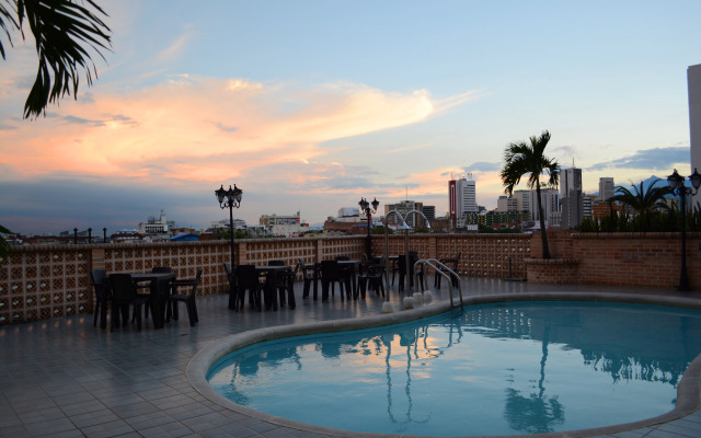 Hotel Calima Real