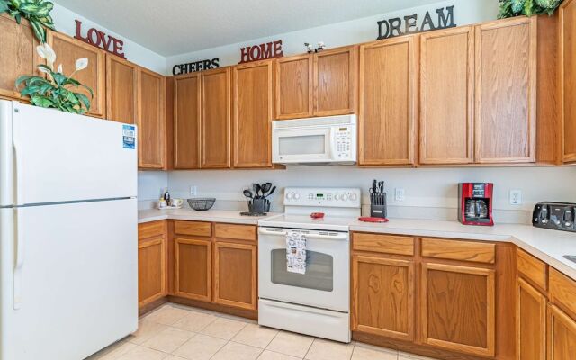 Trafalgar Village by PRP