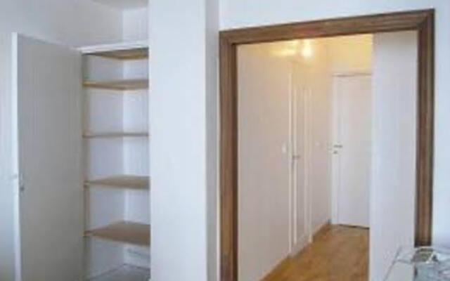 One-Bedroom Apartment Downtown