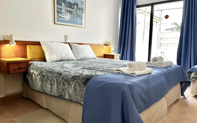 79 AN - Stay Nissi Chrysland Studio 111