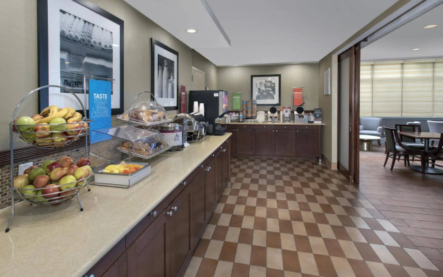 Hampton Inn NY-JFK