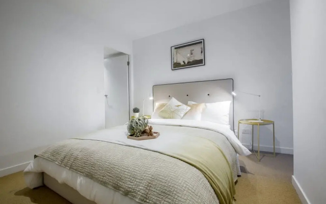 Swanston St. Hotel Apartment