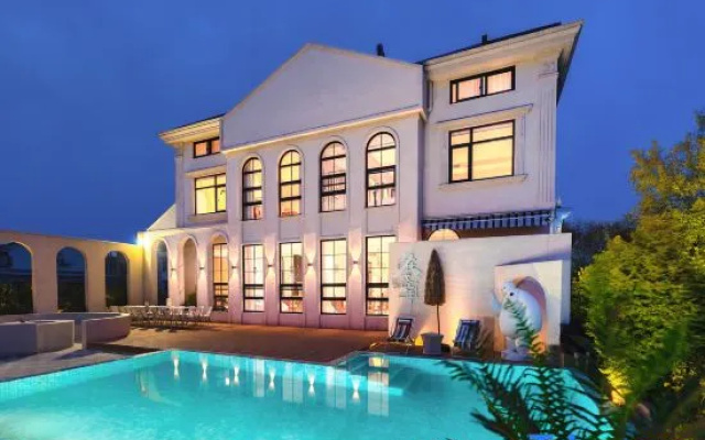 Shanghai In Prime Years  Countryside  Home Hotel – Pool – Shanghai
