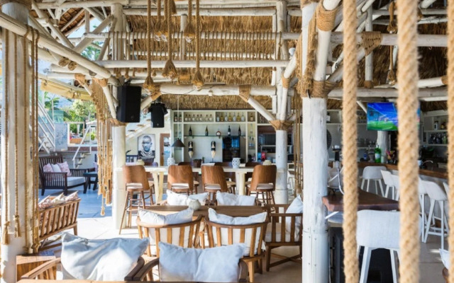 Nostos Hotel