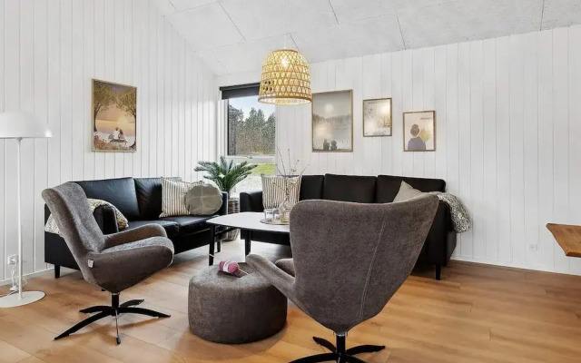 Spacious Retreat for 20 - By Traum Ferienwohnungen