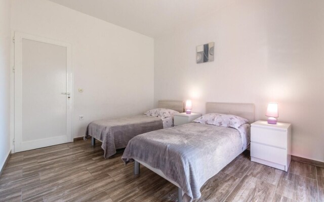 Stunning Home in Podstrana With Wifi and 2 Bedrooms