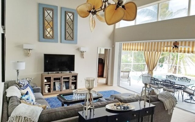 Colonial Home #12972