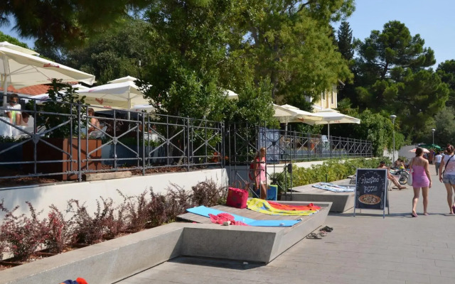 Stone wall apartments Izola