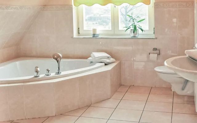 Stunning Apartment in Börgerende-rethwisch With Wifi and 2 Bedrooms
