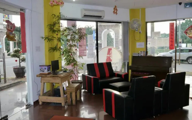 Abby Hotel By The River Town