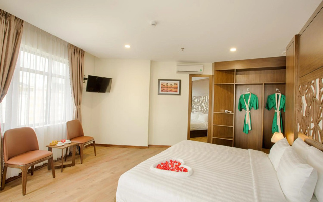 Central Hotel & Spa – Guest Rooms – Da Nang