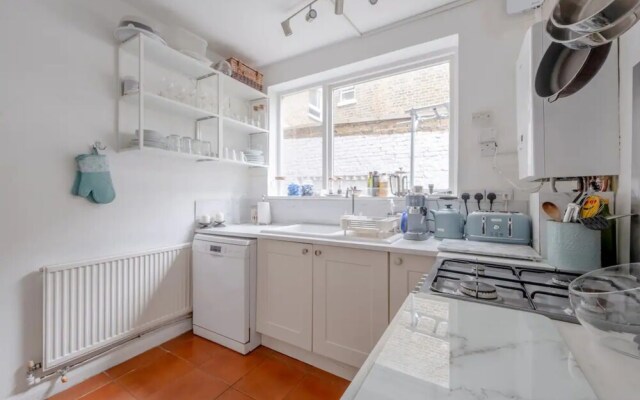 Lovely 1 Bedroom Self-contained Flat in Greenwich