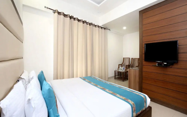 OYO 8954 Hotel Joy