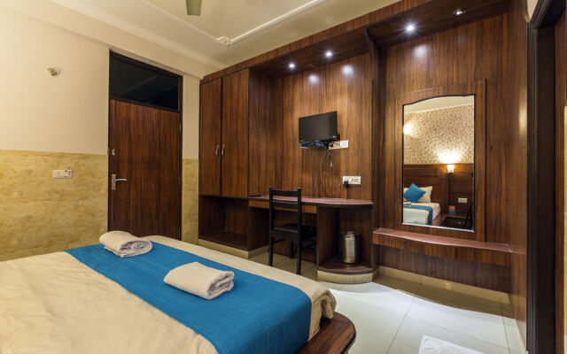 ZO Rooms MI Road