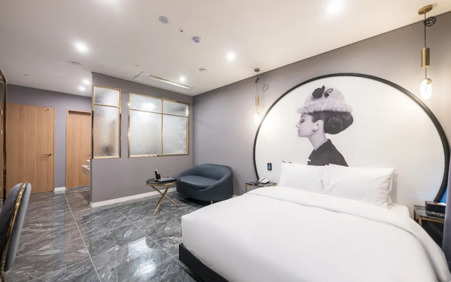 Hotel Four Star