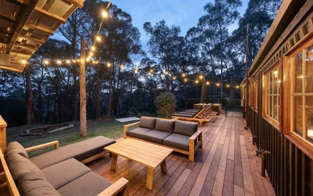 Onyx Retreat Healesville Luxury Lodge x Hot Tub