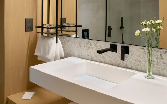 Mercure Larnaca Beach Resort