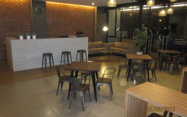 Maxley Hotel@Arjuna