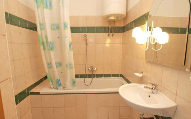 Apartment 1160
