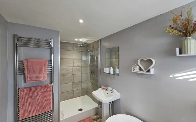 Seaside Bliss Retreat - 5 Bedroom House