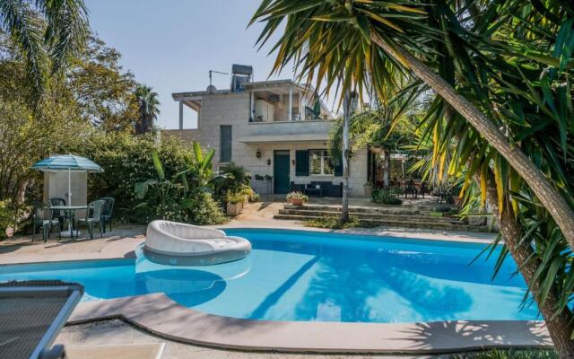 Appartamento uso piscina e campo calcetto m401