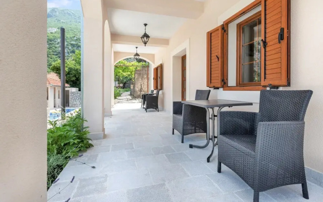 Apartments Mezini 11