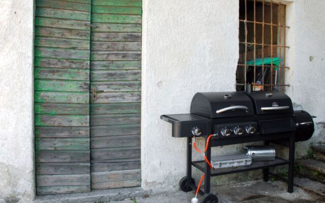 Casetta salita ai Castelli