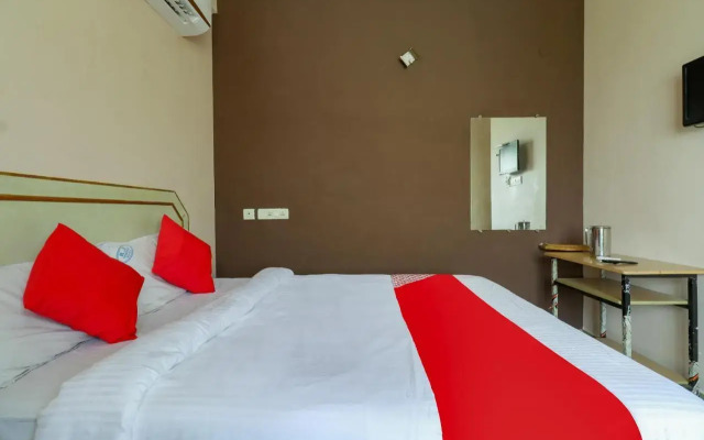 Royal Pride by OYO Rooms
