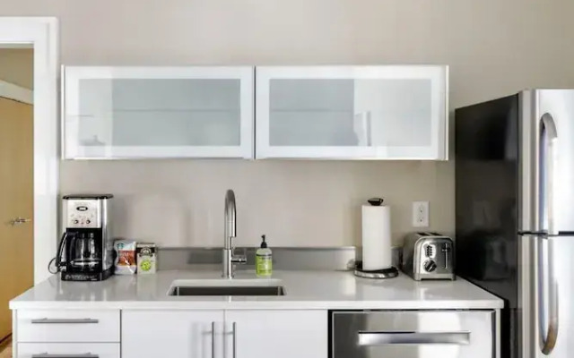 Downton Annie Apartment Two 2BD 1BA Parking