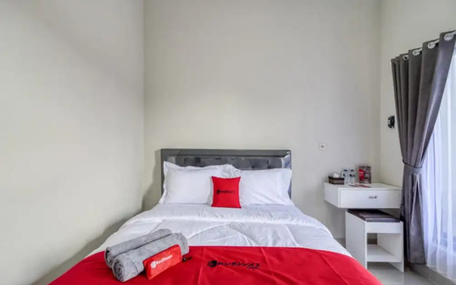RedDoorz Syariah near Universitas PGRI Yogyakarta – Guest Rooms – Yogyakarta