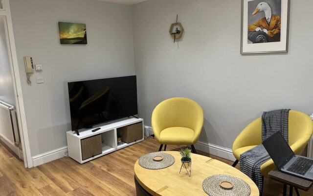 Immaculate 2-bed Apartment in London