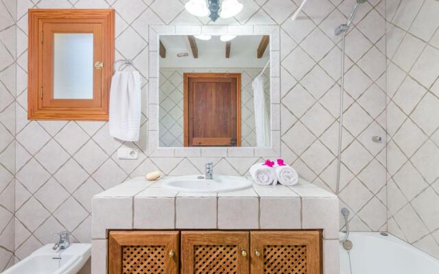 CAN SALAT - Villa for 9 people in Lloseta.