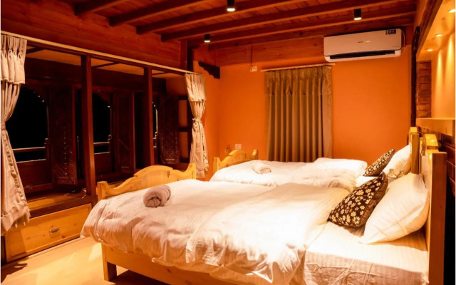 Nag Pukhu Guest House