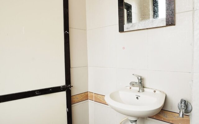 Hotel Della Comfort near Ambreshwar Shiv Mandir, Ambernath