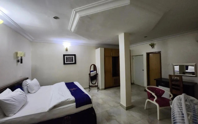Nue Crest Hotel