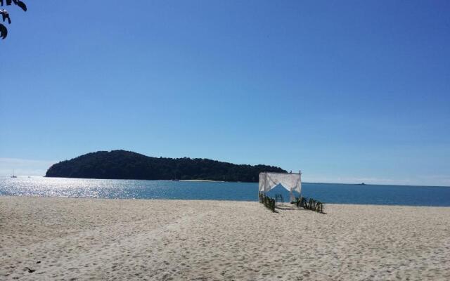 Holiday Villa Beach Resort & Spa Langkawi