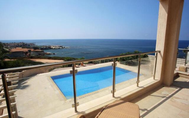 Seafront 5 Bedroom Villa Paradise in Sea Caves