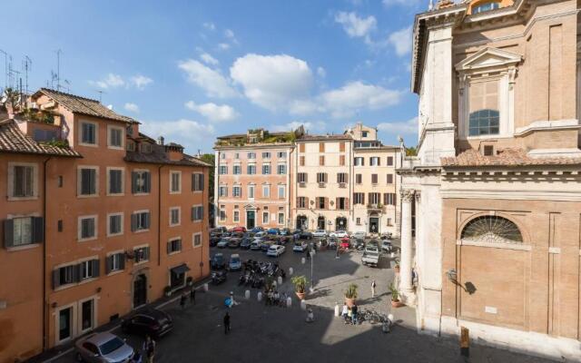 Piazza Navona-Coronari House