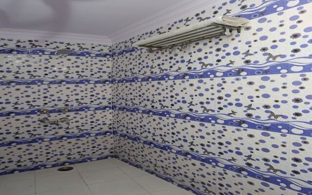 OYO 11858 Hotel Shiv Murti Grand