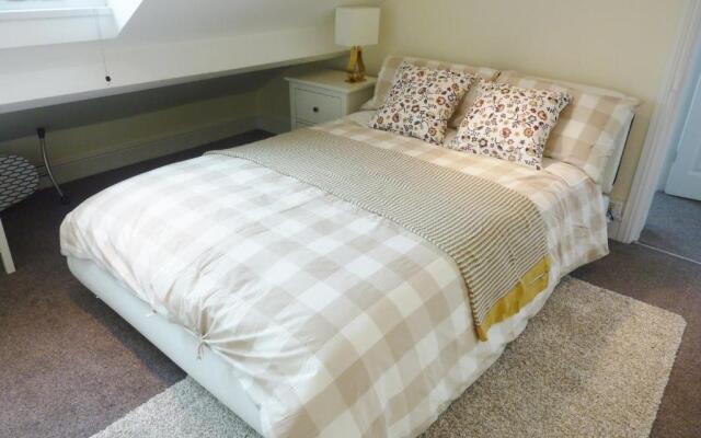 Dale Street Apartments Suite