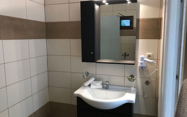 Koumaros Aparthotel