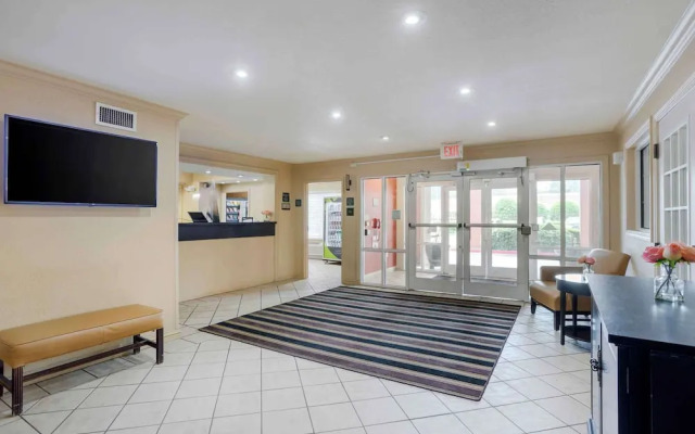 Extended Stay America Hotel Memphis - Poplar Avenue