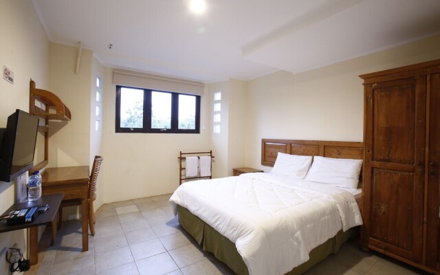Panorama Town House by Reddoorz